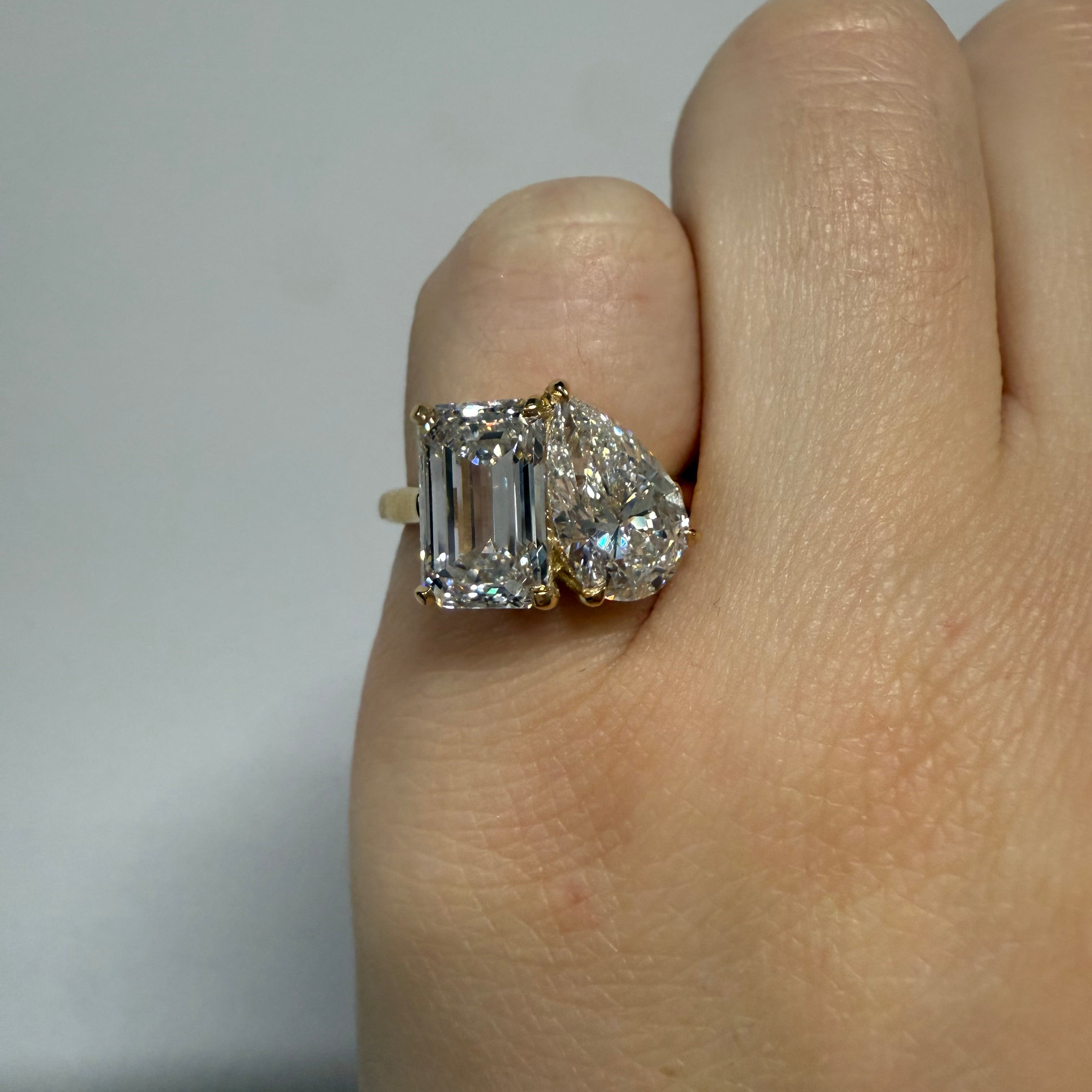 Custom C + M Toi et Moi Engagemen Ring