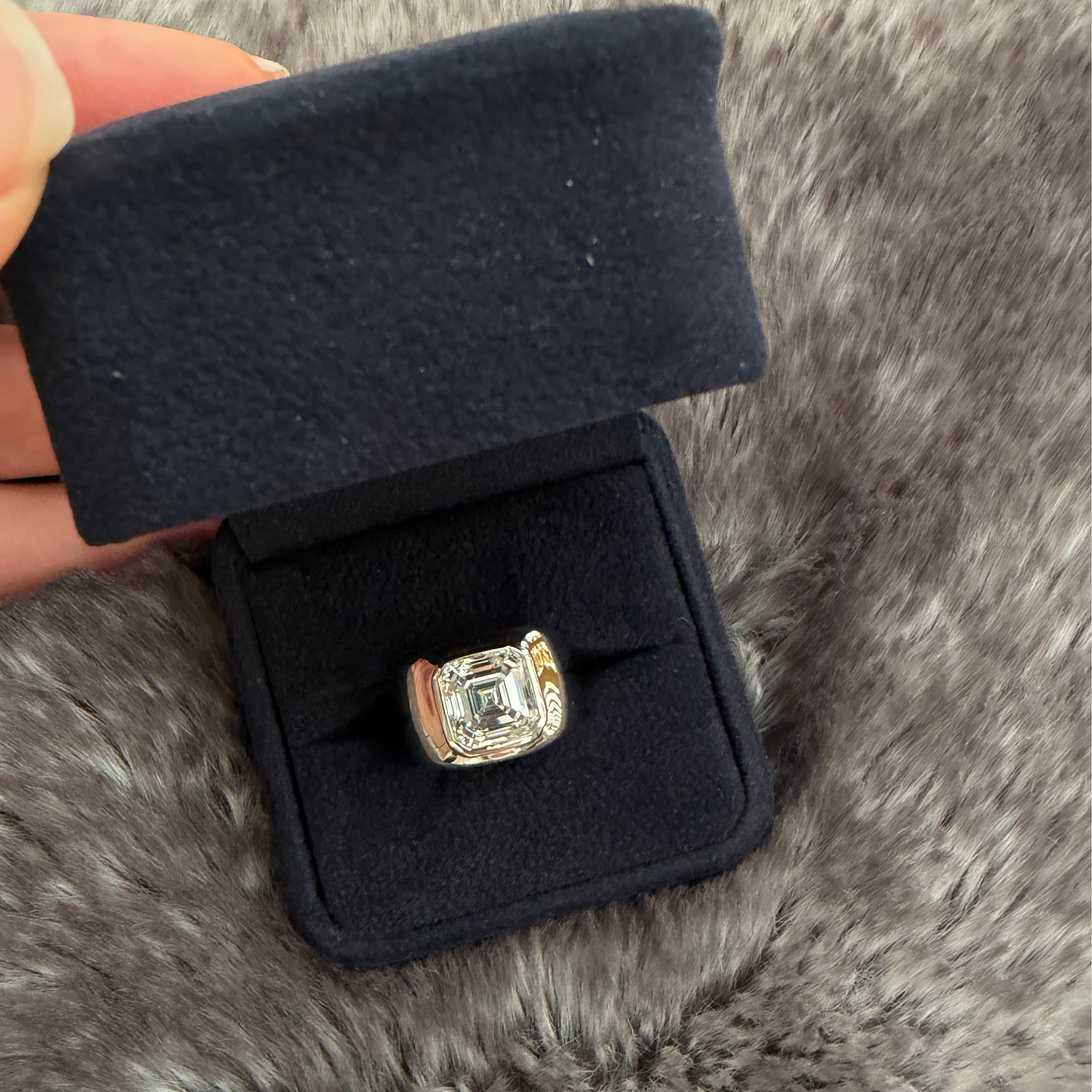 Bespoke Asscher Signet