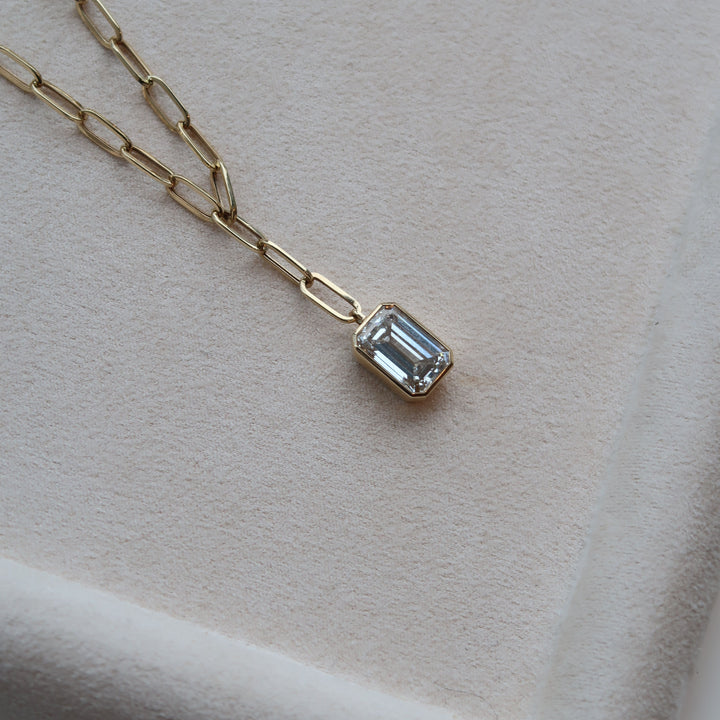 Hallie Emerald Lariat Paperclip Necklace